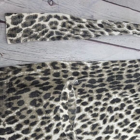 Twelfth Street By Cynthia Vincent Leopard Cardigan - Picture 10 of 15